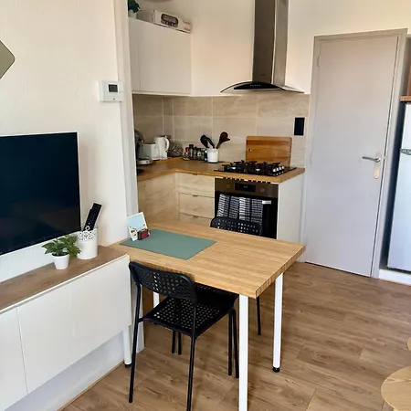 100 M Des Roquilles 아파트 팔라바 레 플로